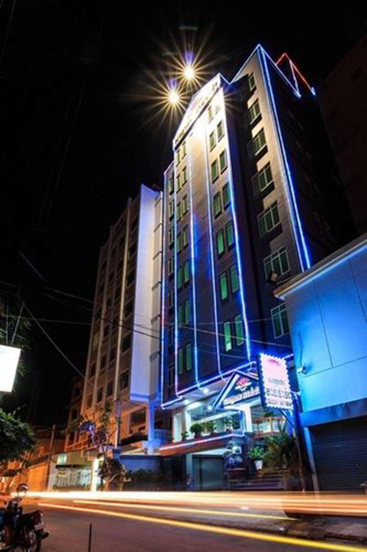 Tan Tower Hotel Phnom Penh Bagian luar foto